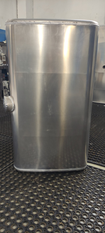 Алюминиевый топливный бак 400л. с патрубком G1 1/4 (741659)